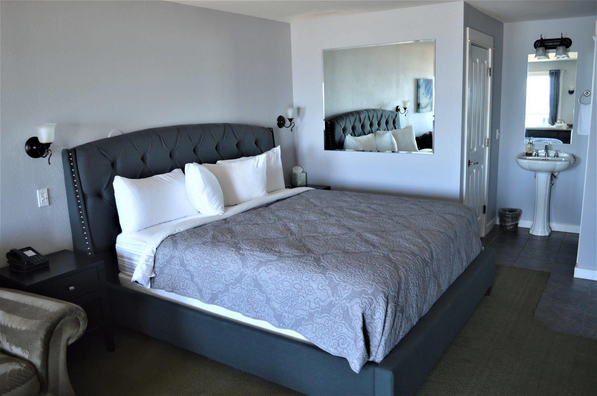 Starfish Manor Oceanfront Hotel 링컨시티 외부 사진